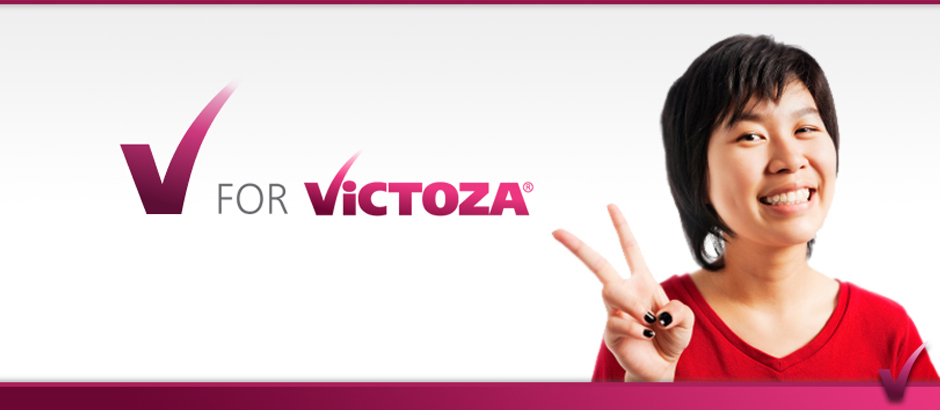 Prolog Victoza girl is doing peace sign